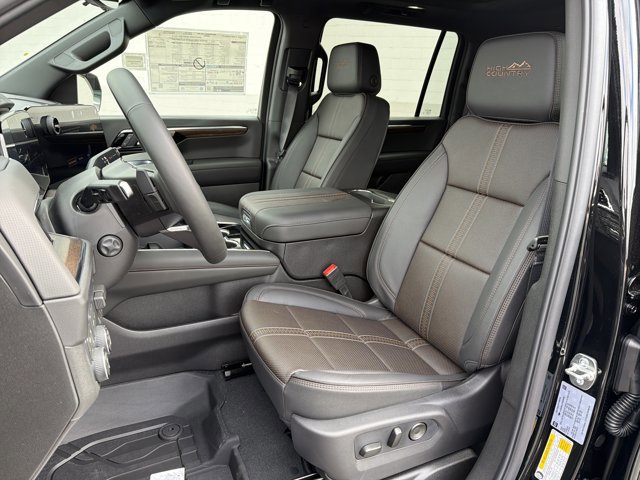 New 2026 Chevrolet Suburban High Country AWD/4WD image 10