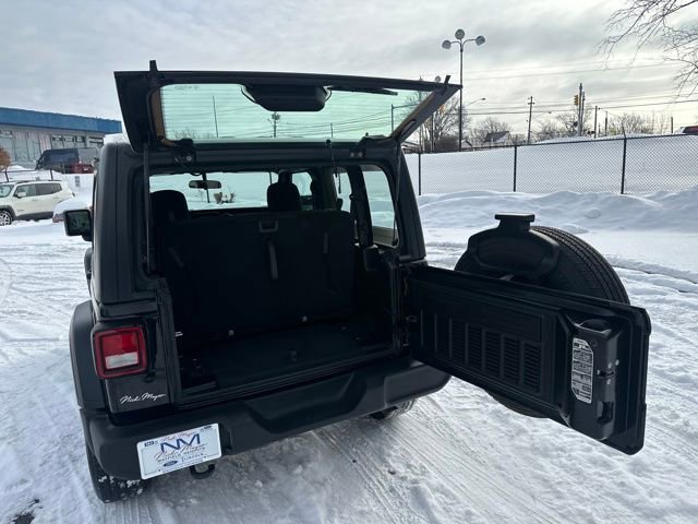 Used 2018 Jeep Wrangler Sport image 25