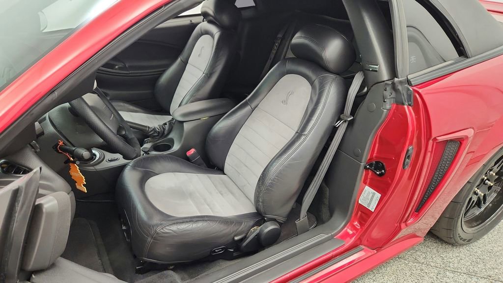 Used 2001 Ford Mustang Cobra RWD image 24