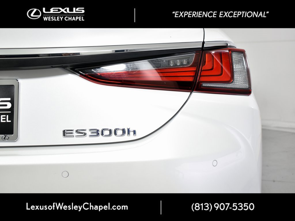 Used 2020 Lexus ES 300h w/ Premium Package image 8