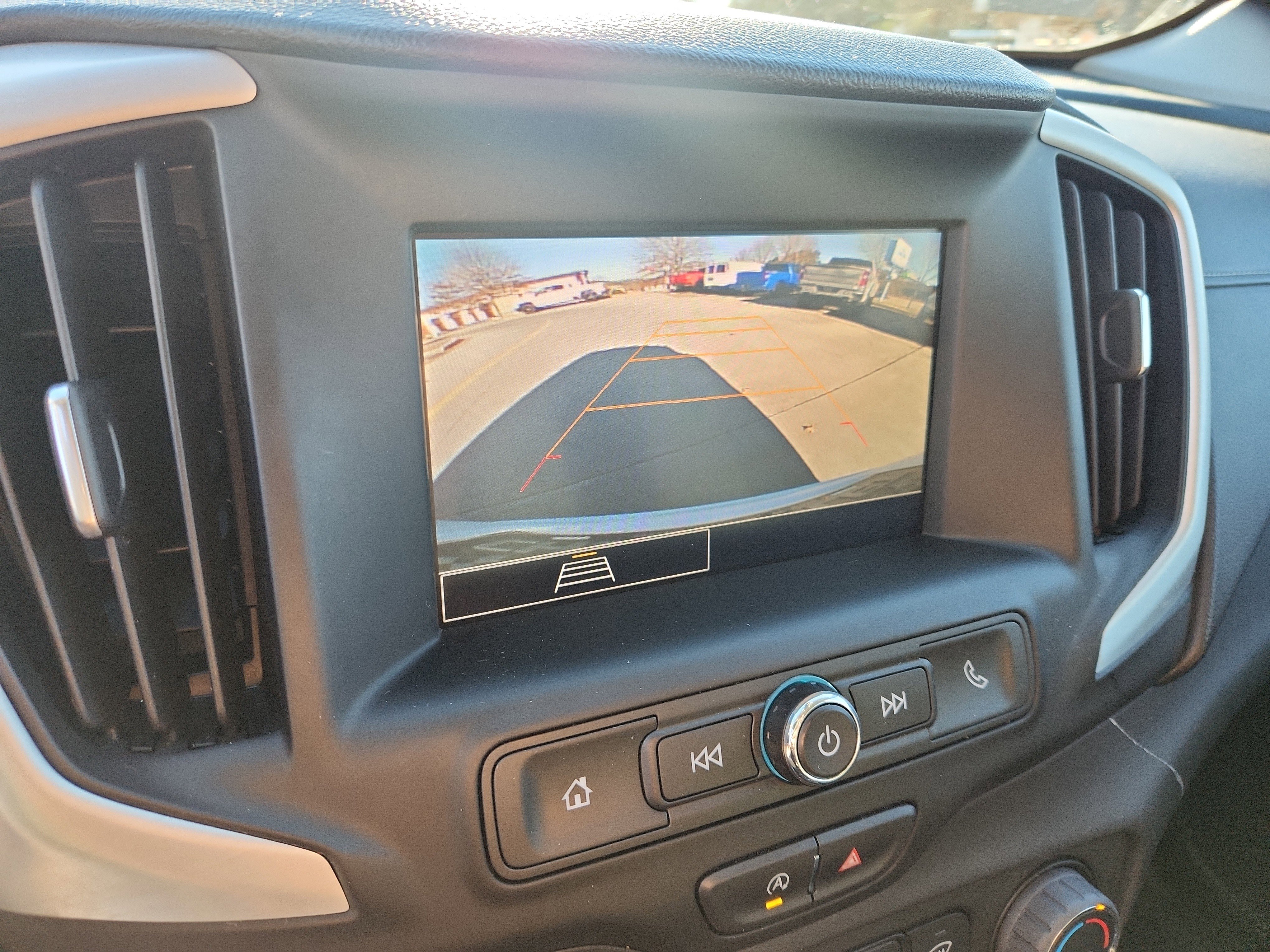 Used 2024 GMC Terrain SLE image 32