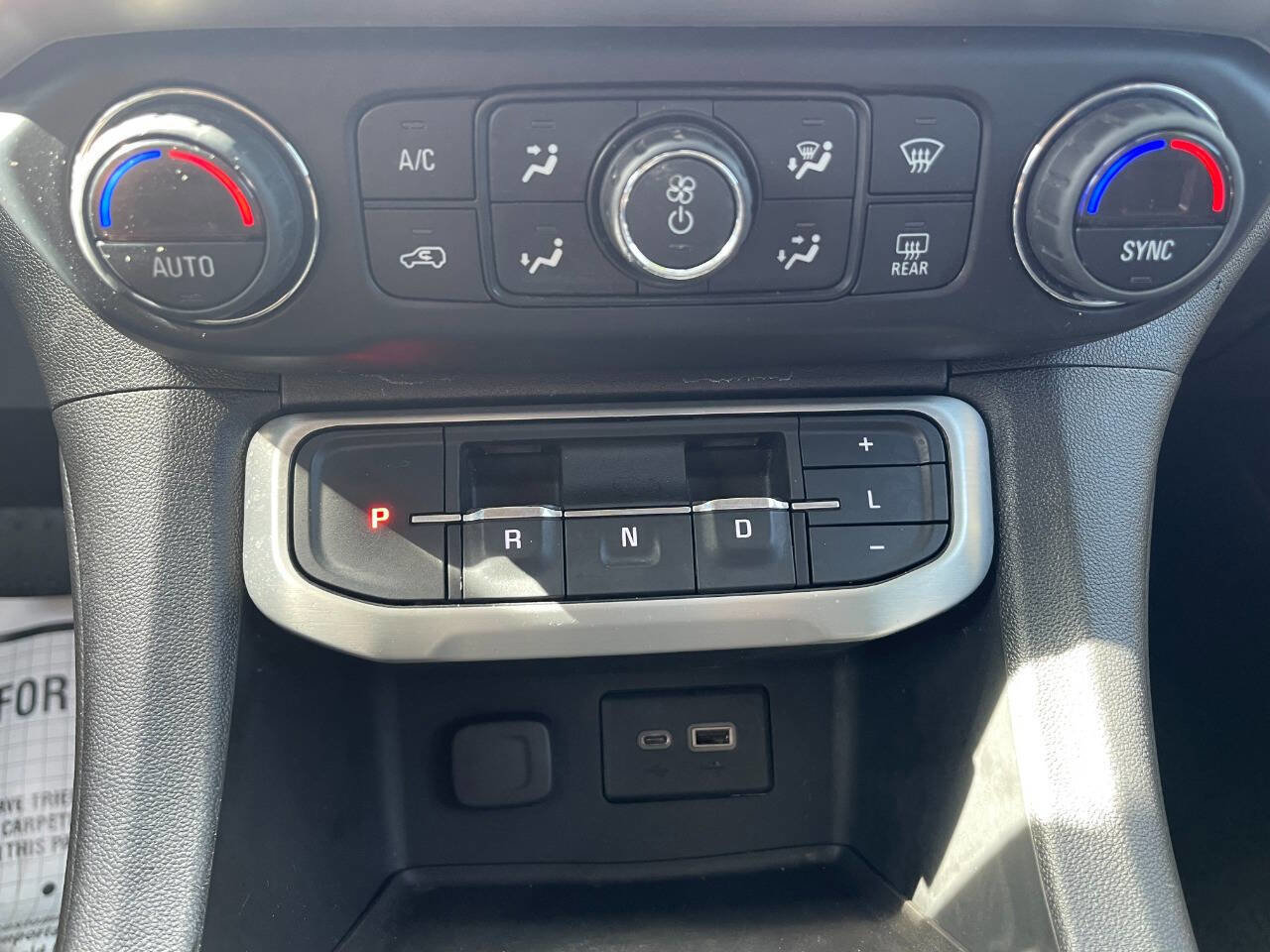 Used 2021 GMC Acadia SLE w/ Driver Convenience Package image 24