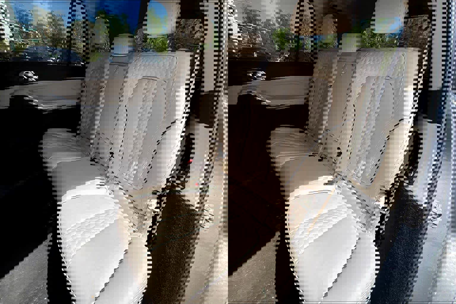 Used 2024 BMW X7 xDrive40i w/ Climate Comfort Package image 21