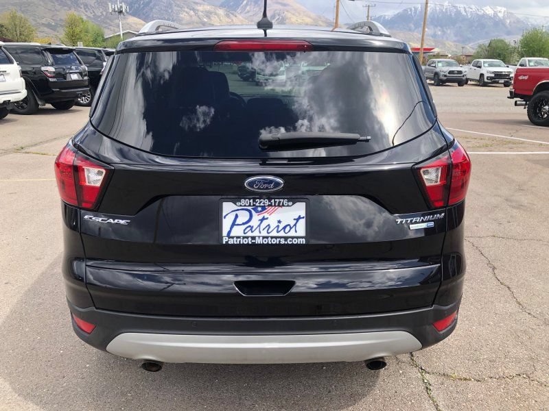 Used 2019 Ford Escape Titanium AWD/4WD image 4