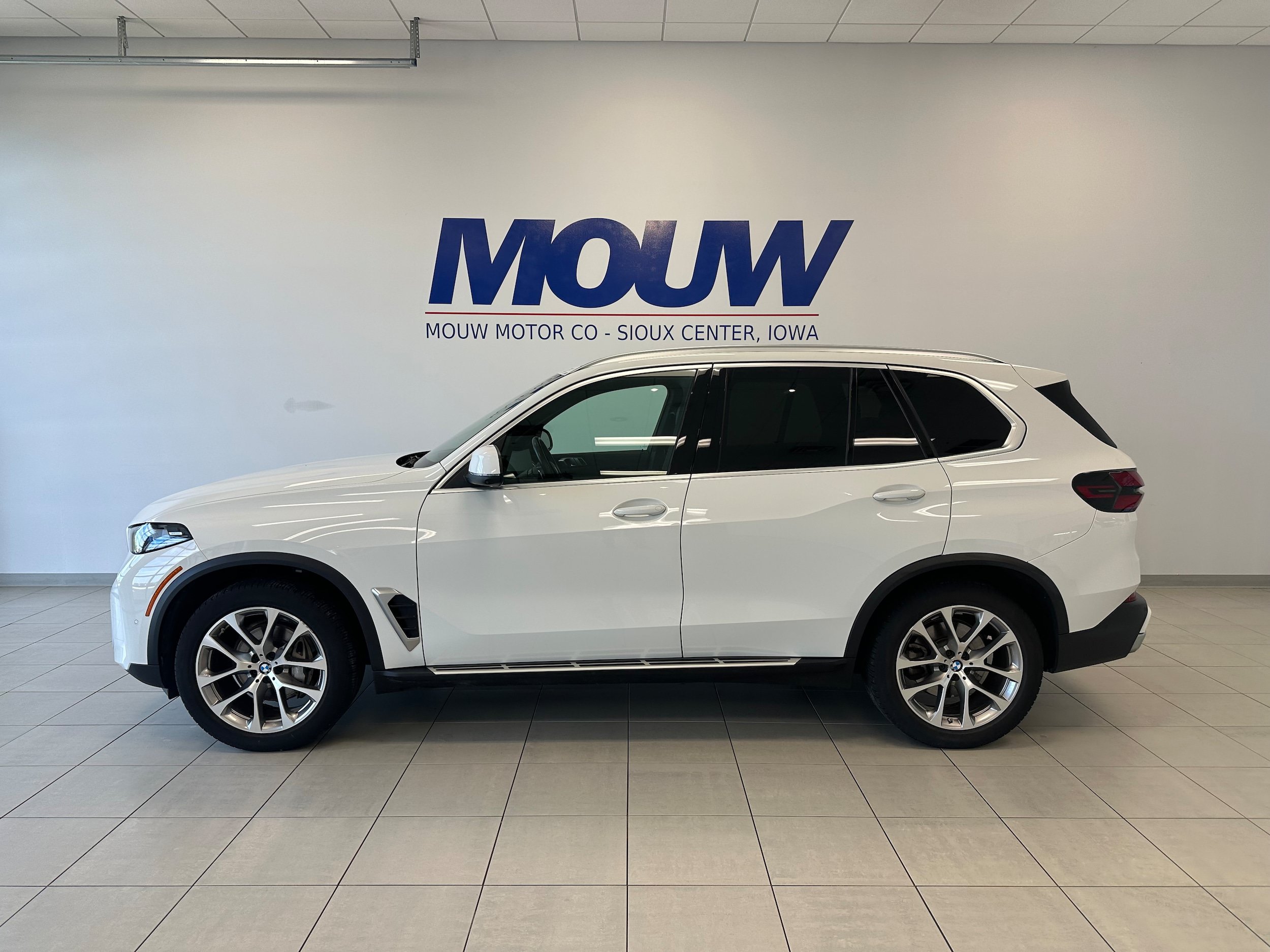 Used 2024 BMW X5 xDrive40i w/ Premium Package