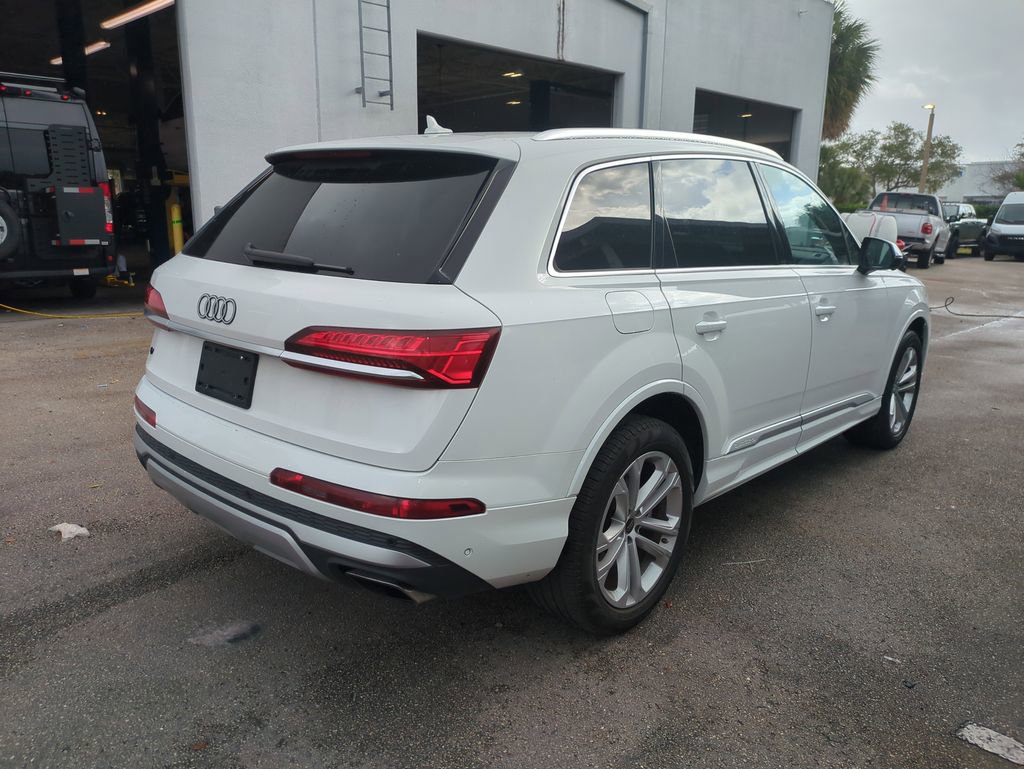 Used 2025 Audi Q7 3.0T Premium Plus AWD/4WD image 6