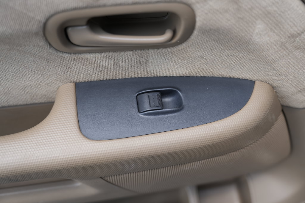 Used 2004 Honda CR-V EX image 27