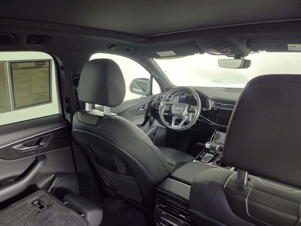Used 2021 Audi Q7 2.0T Premium w/ Convenience Package AWD/4WD image 31