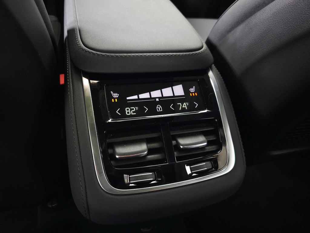 Certified 2025 Volvo XC90 B5 Plus AWD/4WD image 37
