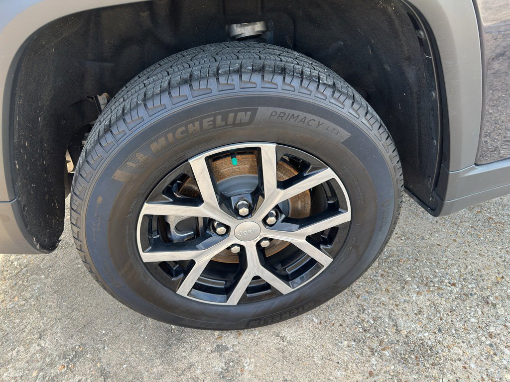 Used 2024 Jeep Grand Cherokee L Limited w/ Trailer Tow Package image 9