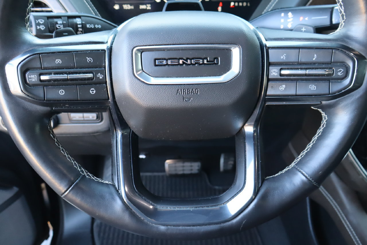 Used 2025 GMC Yukon Denali Ultimate AWD/4WD image 14