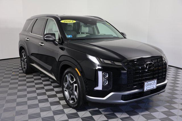 Used 2023 Hyundai Palisade Limited w/ Cargo Package image 1