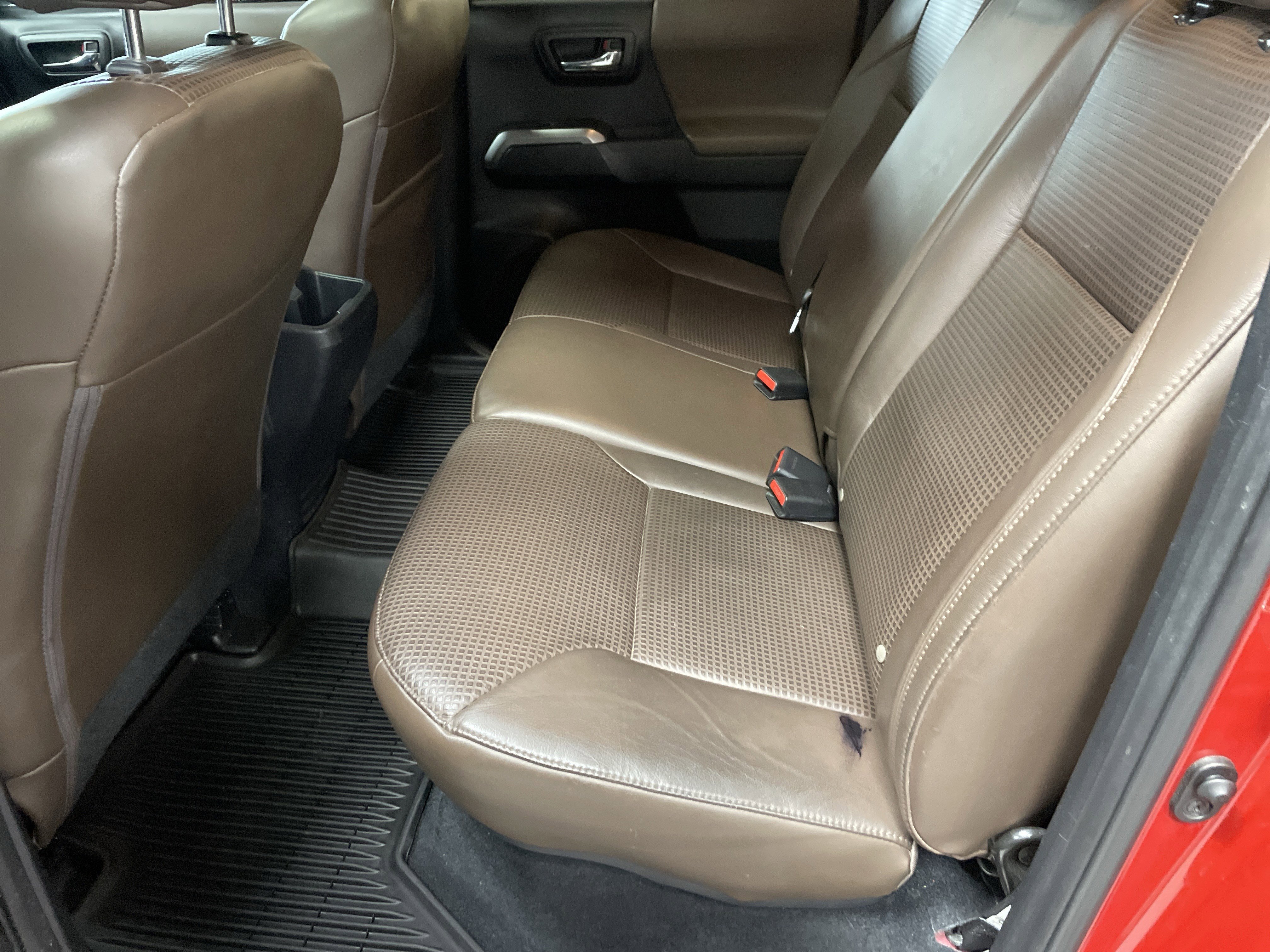 Used 2017 Toyota Tacoma Limited image 32