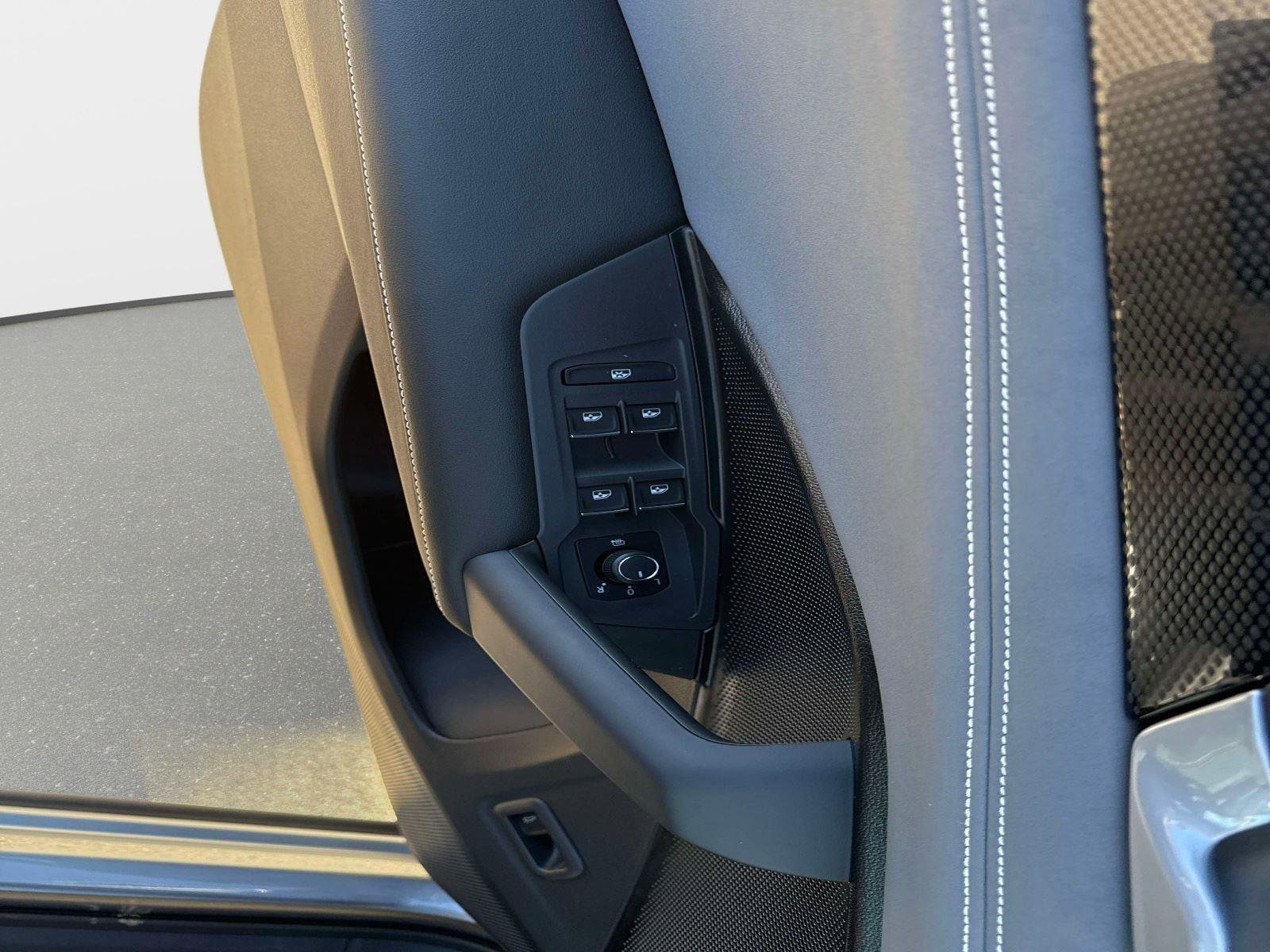 New 2026 Volkswagen Tiguan SE image 19