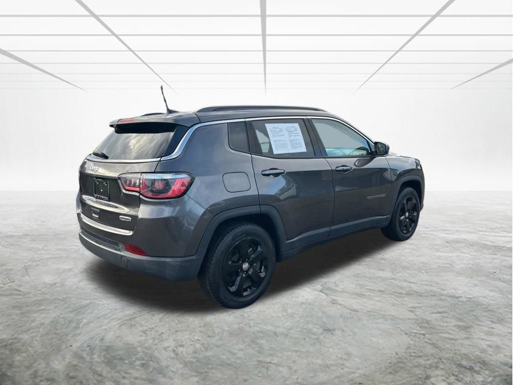Used 2019 Jeep Compass Latitude FWD image 4