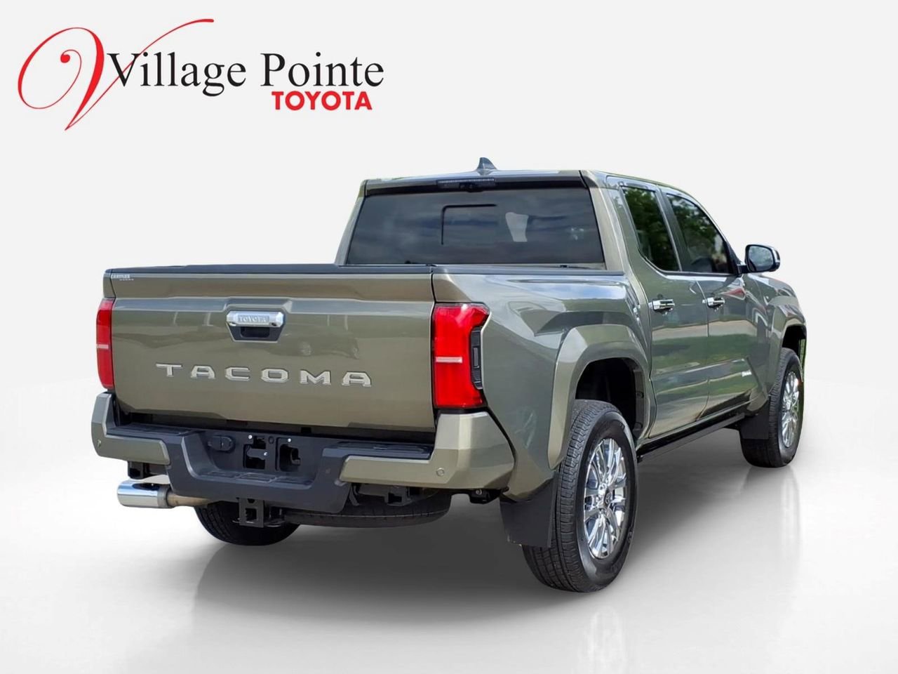Used 2024 Toyota Tacoma Limited w/ Limited Package (LT) AWD/4WD image 4
