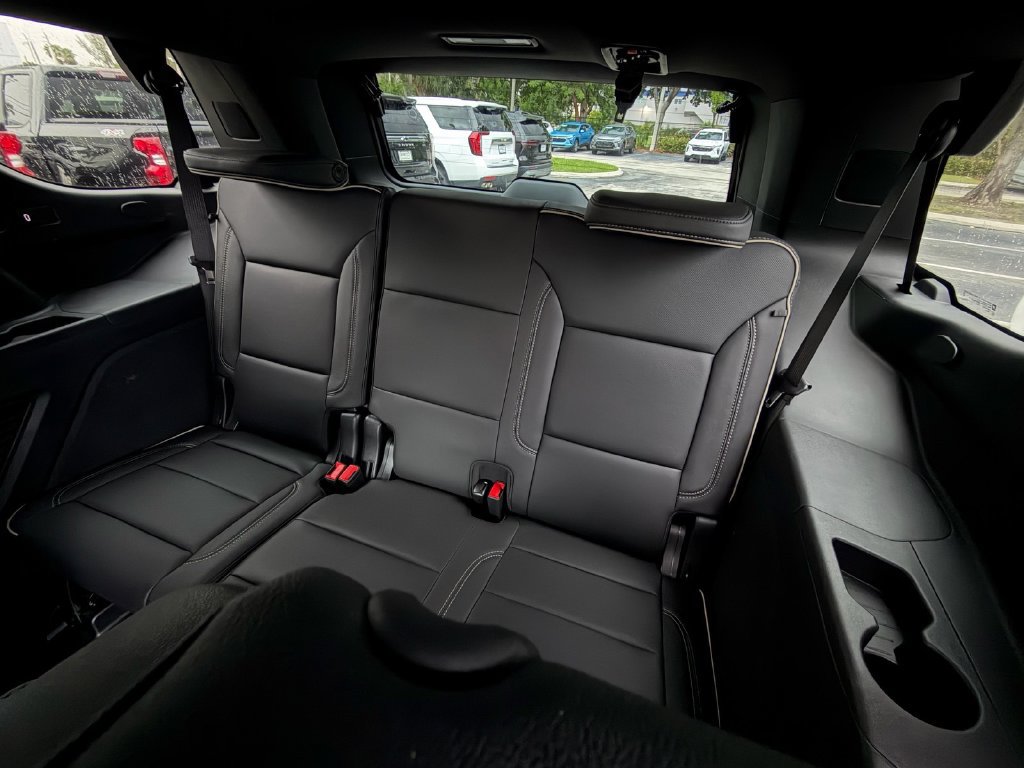 Used 2025 Chevrolet Tahoe Premier RWD image 12