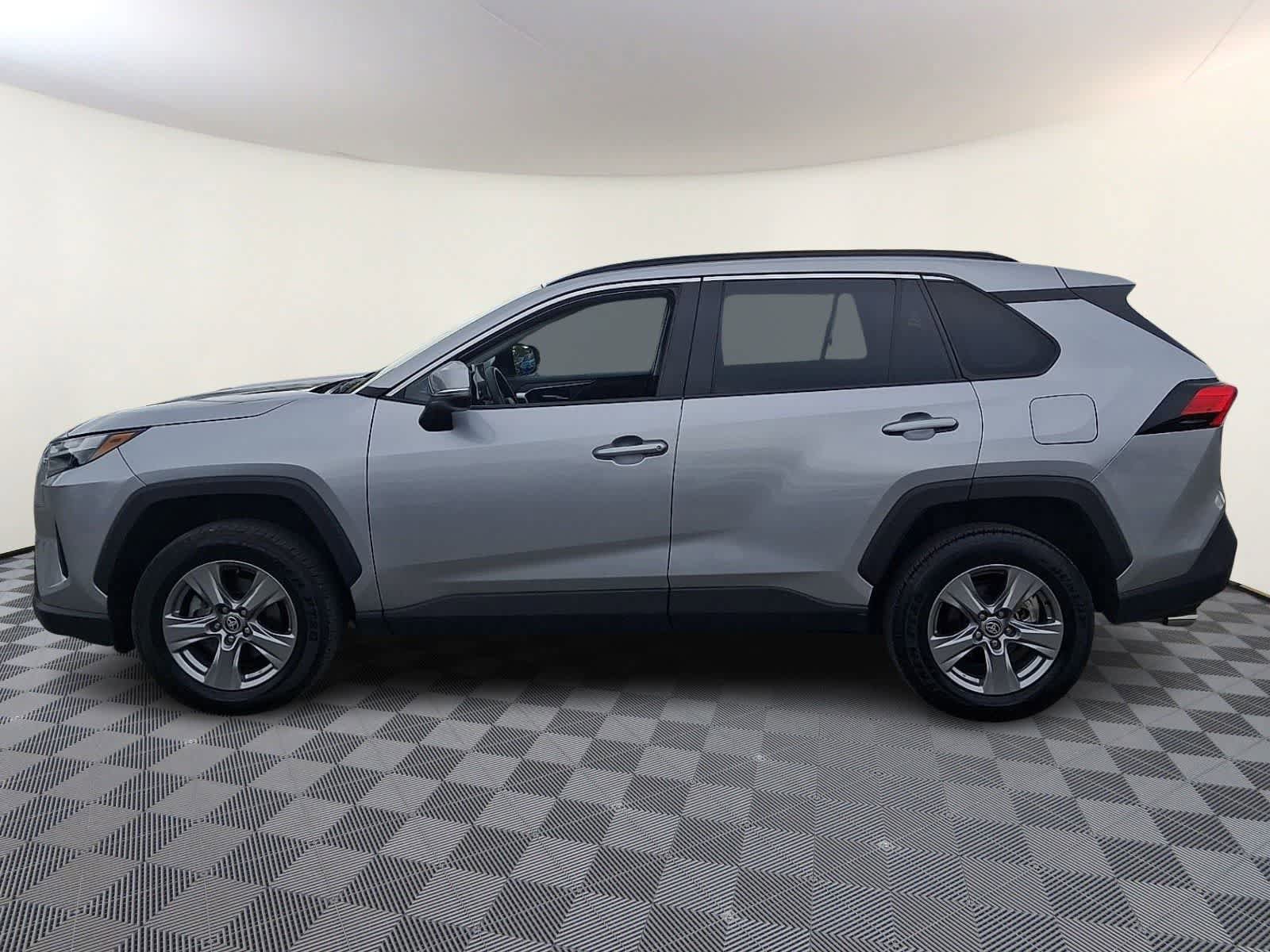 Used 2024 Toyota RAV4 XLE AWD/4WD image 10