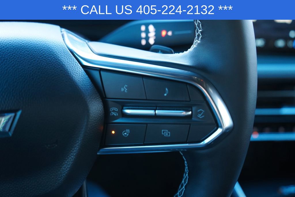 Used 2025 Chevrolet Traverse LT image 35