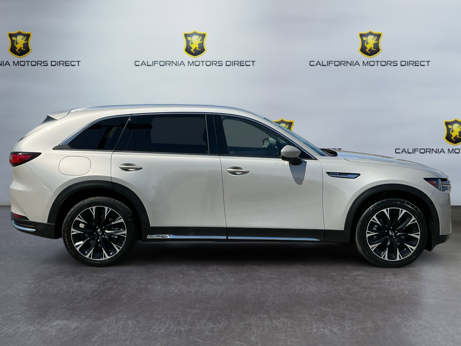 Used 2024 MAZDA CX-90 Plug-In Hybrid w/ Premium Plus AWD/4WD image 3