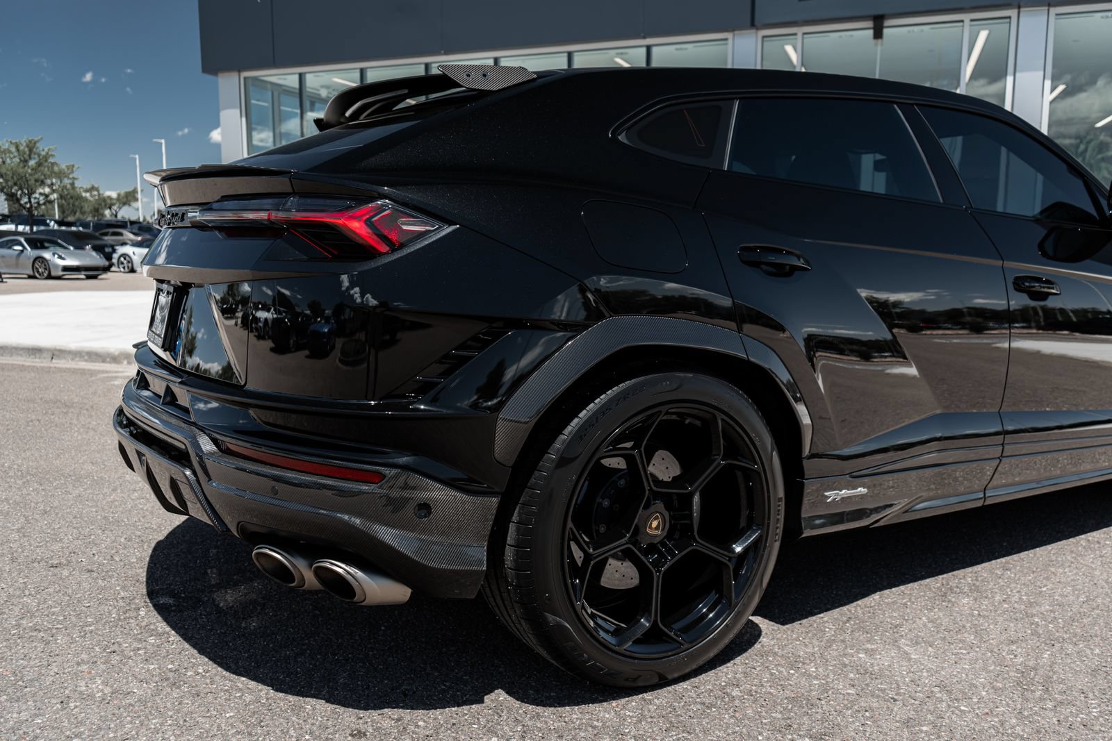 Used 2023 Lamborghini Urus Performante AWD/4WD image 13