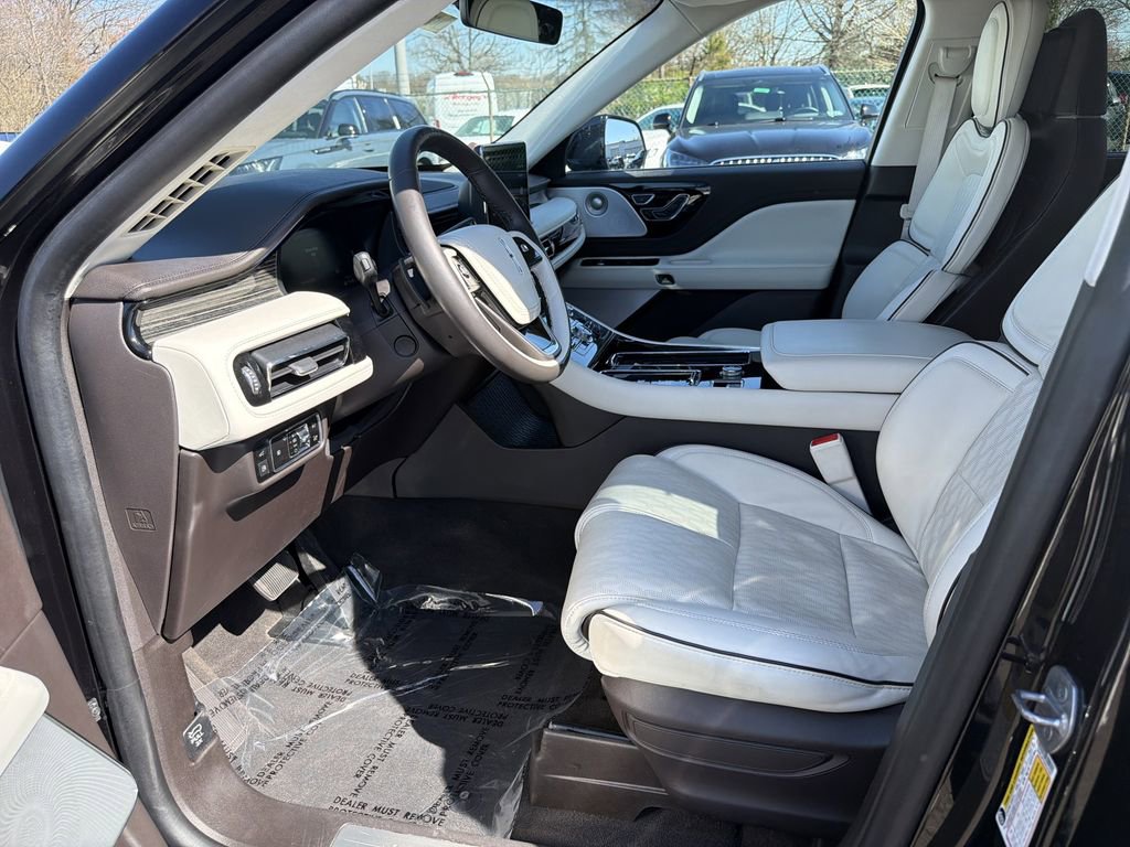 Certified 2023 Lincoln Aviator Black Label Grand Touring image 11