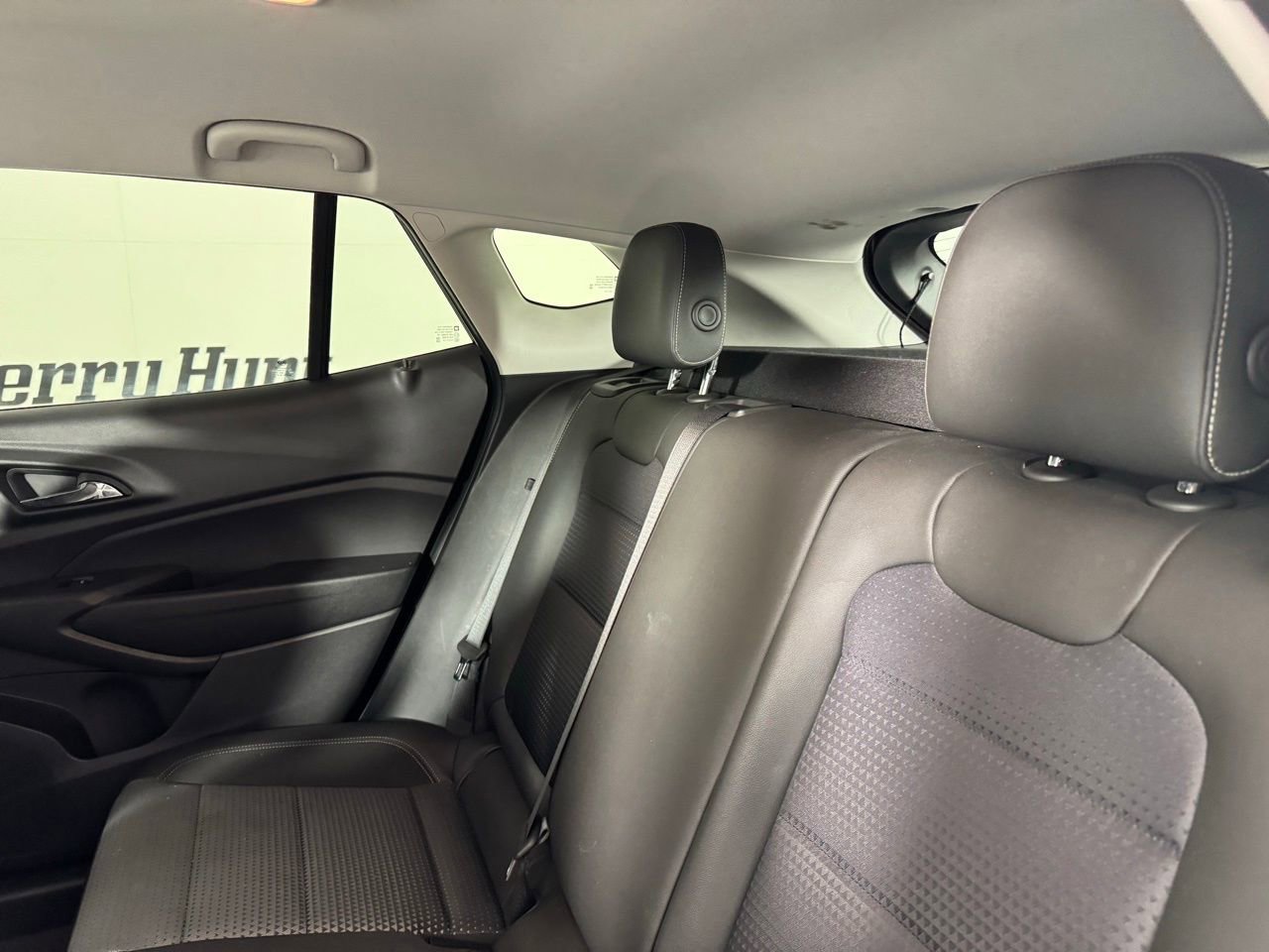 Used 2025 Chevrolet Trax LT w/ LT Convenience Package FWD image 31