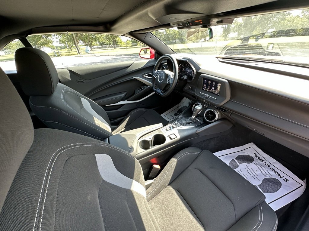 Used 2023 Chevrolet Camaro LT image 9