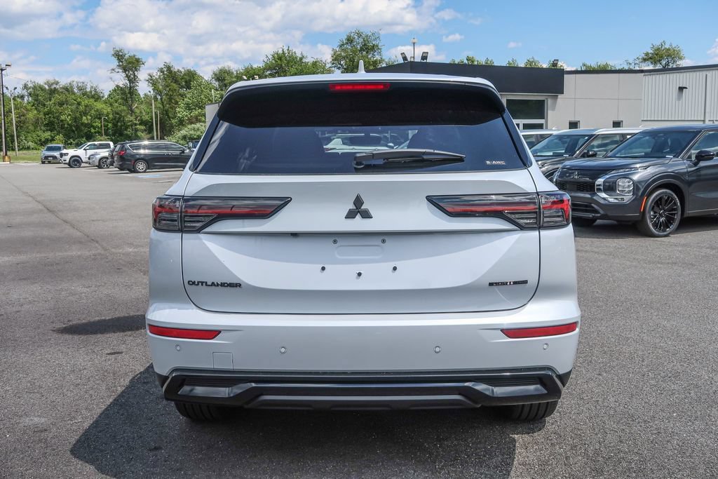 New 2026 Mitsubishi Outlander LE AWD/4WD image 10