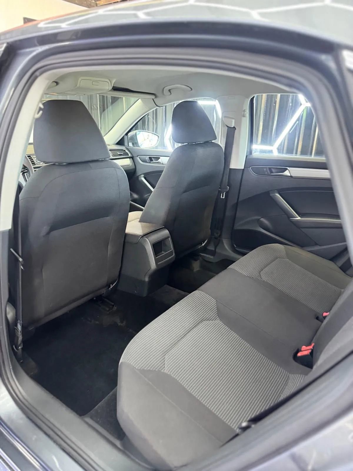 Used 2016 Volkswagen Passat 1.8T S image 43