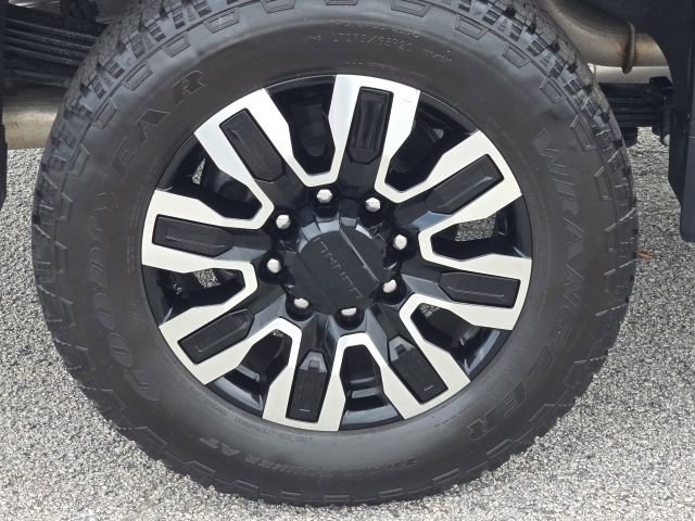 Used 2025 GMC Sierra 2500 Denali Ultimate image 12