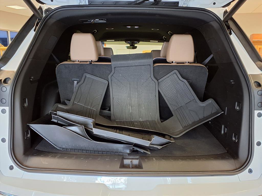 Used 2023 Chevrolet Traverse Premier image 18