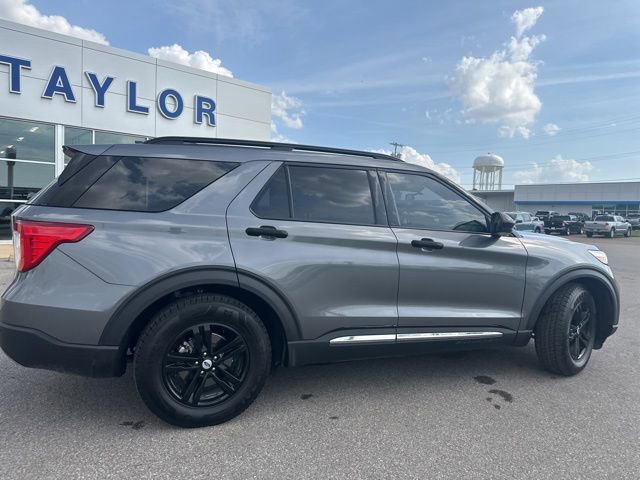 Used 2023 Ford Explorer XLT w/ Equipment Group 202A RWD image 17
