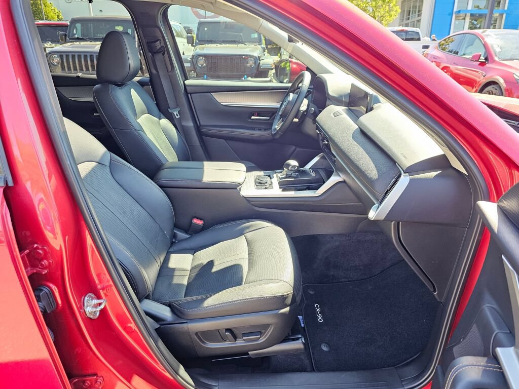Certified 2024 MAZDA CX-90 Plug-In Hybrid w/ Preferred AWD/4WD image 32