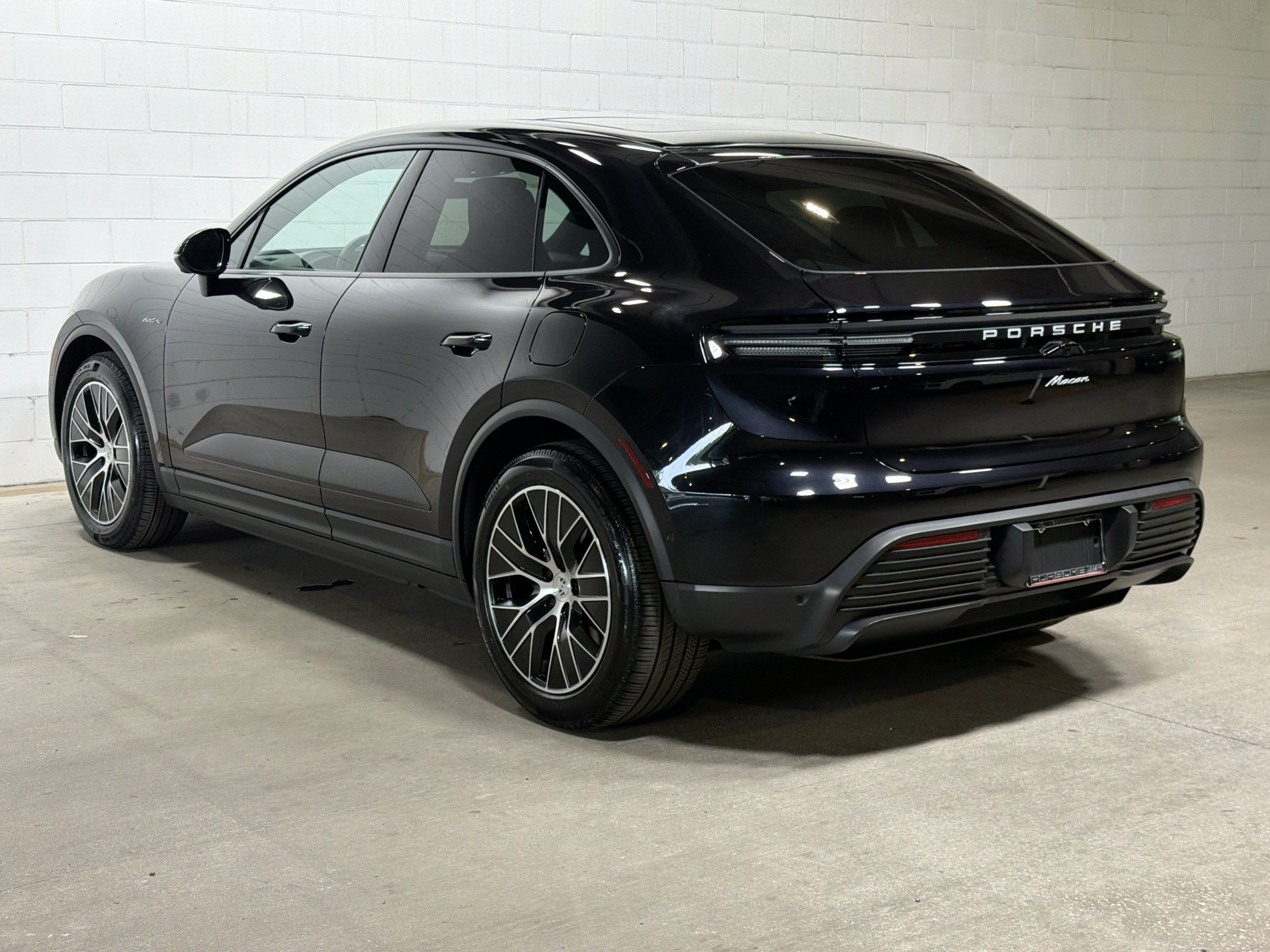 Certified 2026 Porsche Macan Electric RWD image 3