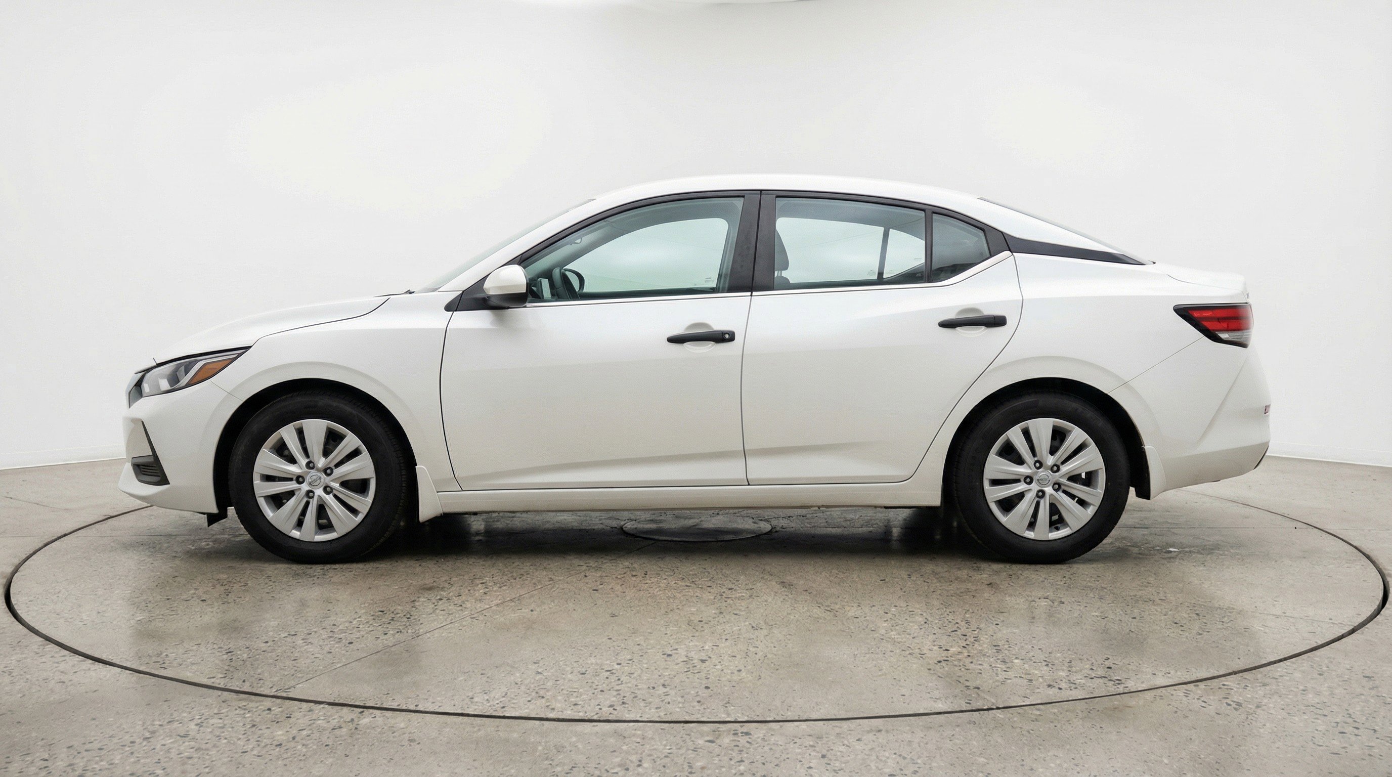 Used 2025 Nissan Sentra S image 5