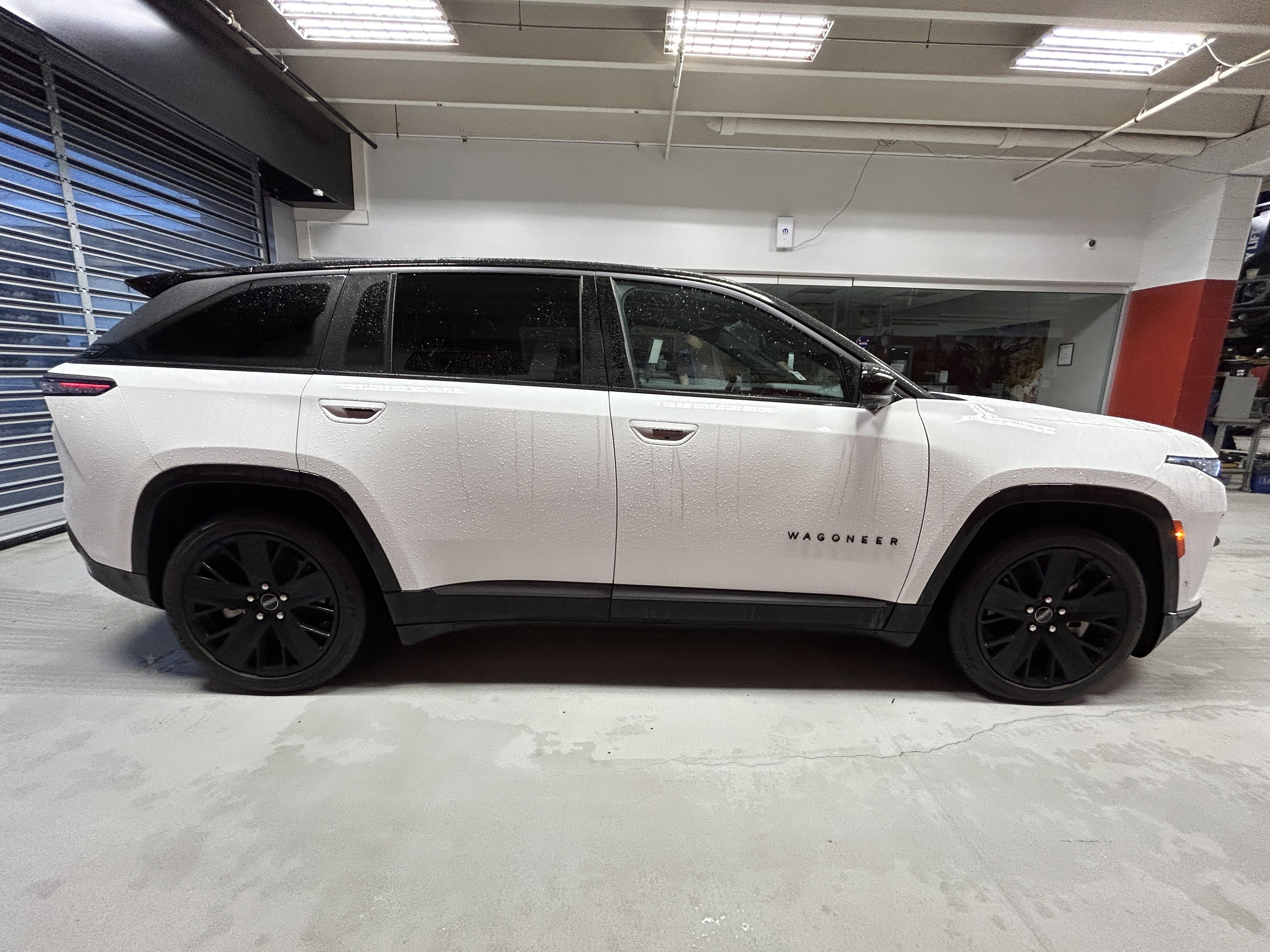 Used 2024 Jeep Wagoneer Launch Edition AWD/4WD image 11