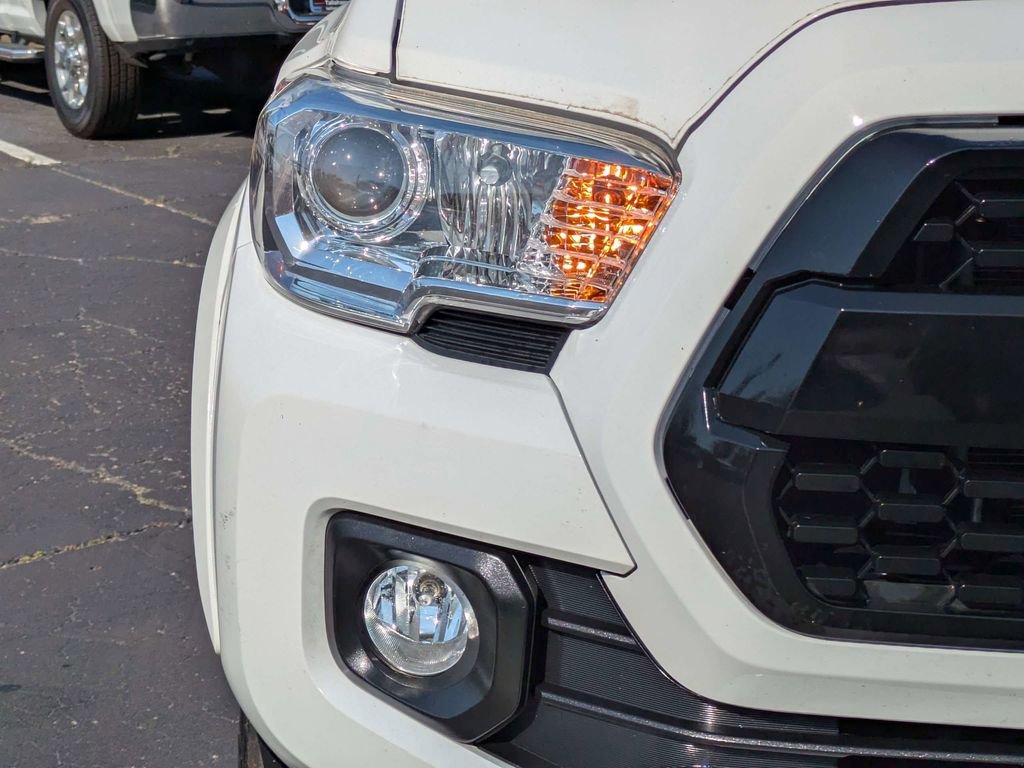 Used 2021 Toyota Tacoma SR5 RWD image 10