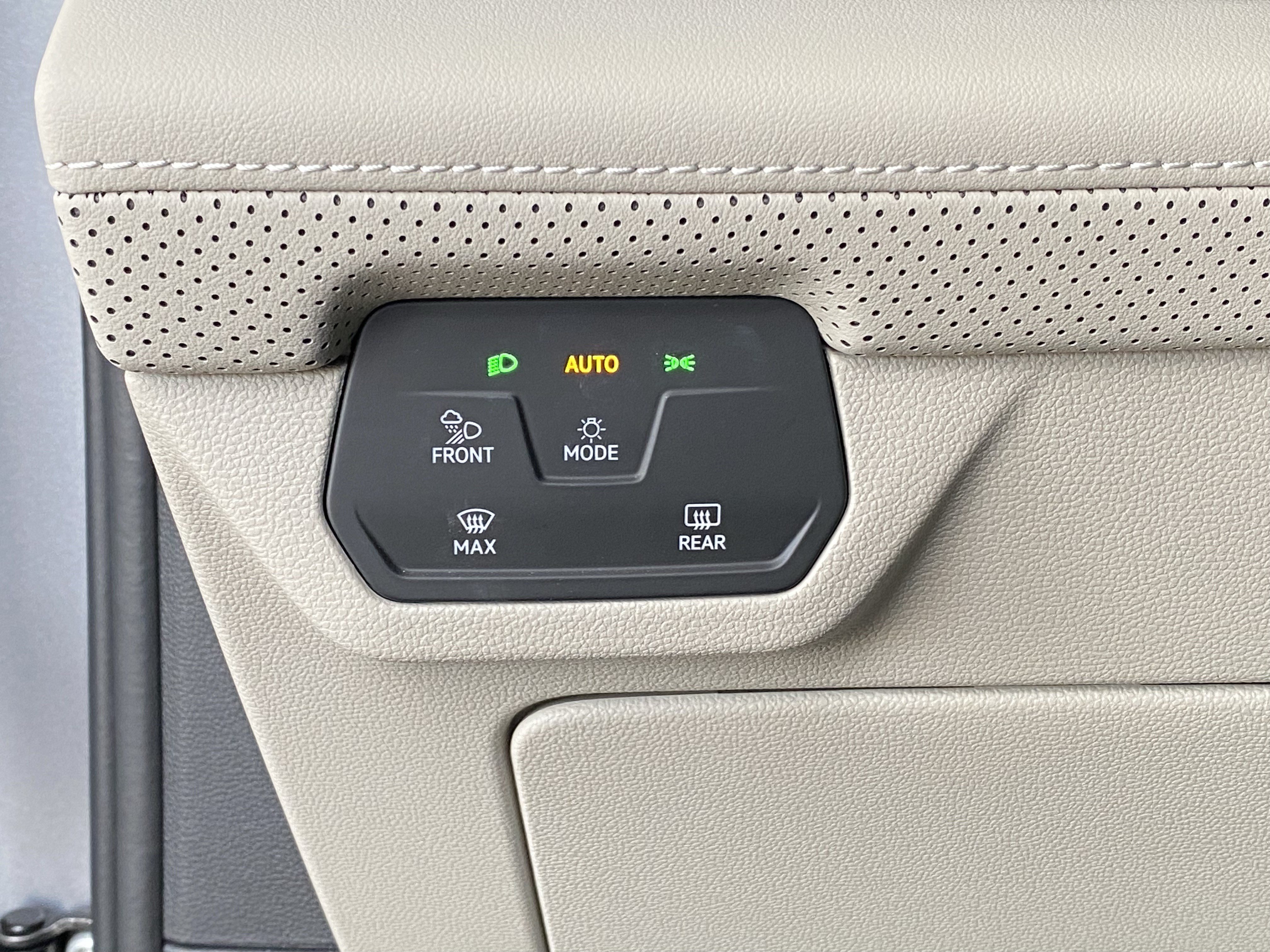 Certified 2026 Volkswagen Atlas SE AWD/4WD image 31