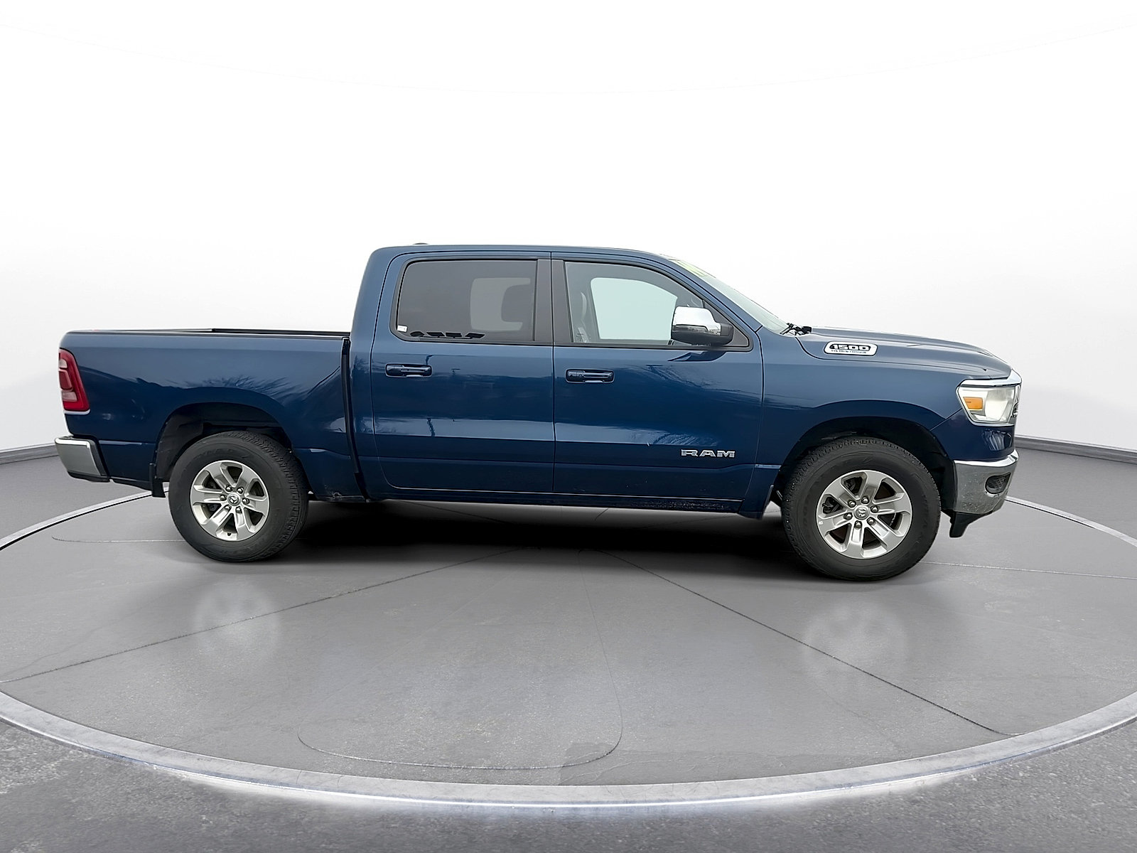 Used 2024 RAM 1500 Laramie RWD image 9