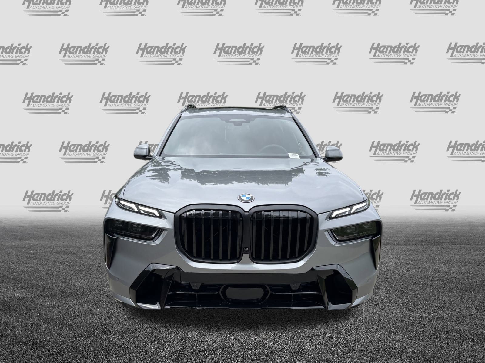 New 2026 BMW X7 xDrive40i w/ M Sport Package AWD/4WD image 3