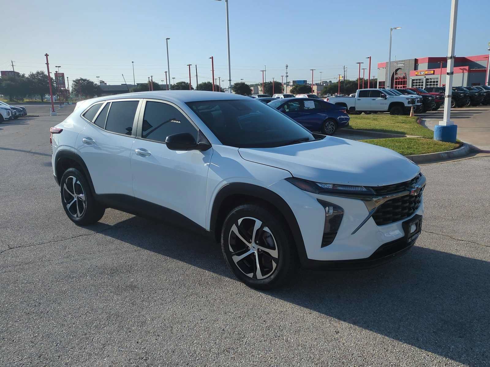 Used 2025 Chevrolet Trax RS w/ Driver Confidence Package FWD image 2