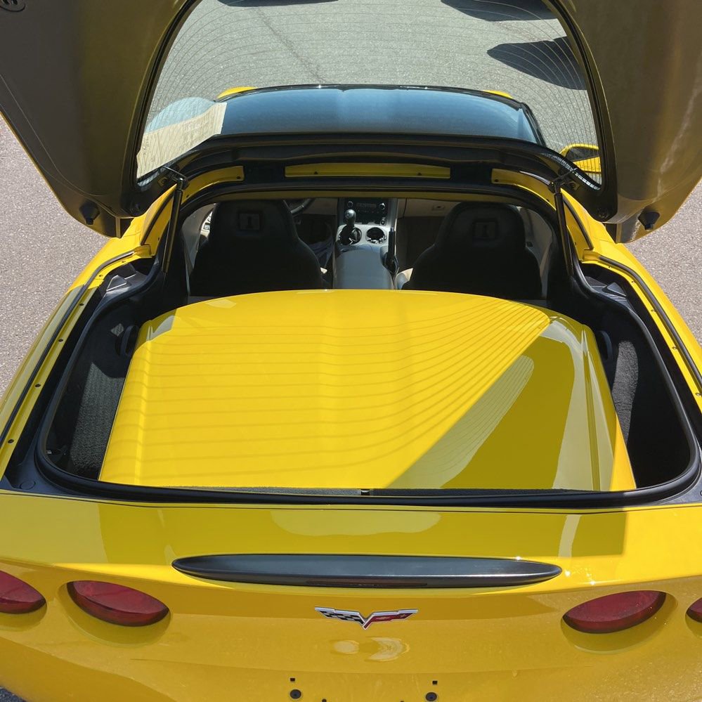 Used 2007 Chevrolet Corvette Coupe w/ Preferred Equipment Group RWD image 3