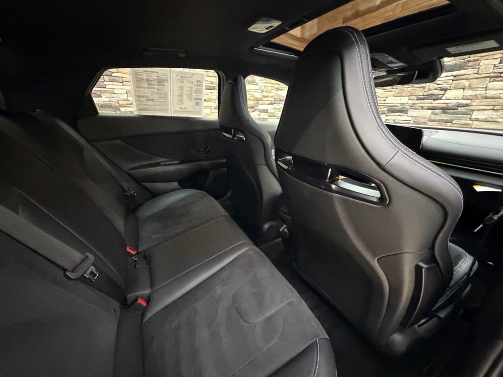 Certified 2024 Hyundai Elantra N image 29