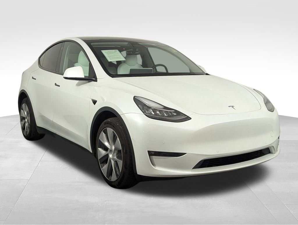 Used 2022 Tesla Model Y Long Range image 25