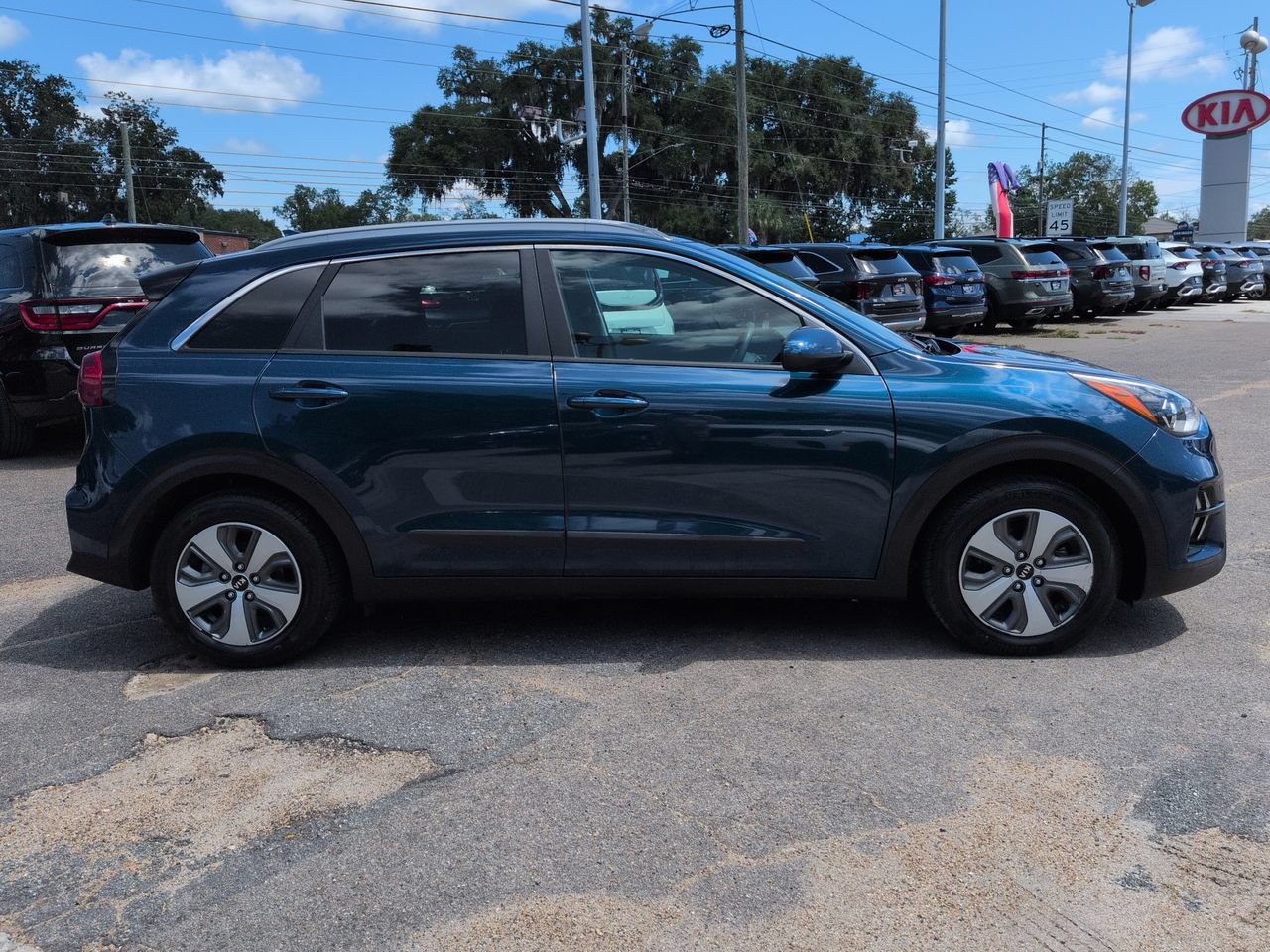 Used 2020 Kia Niro LX FWD image 4