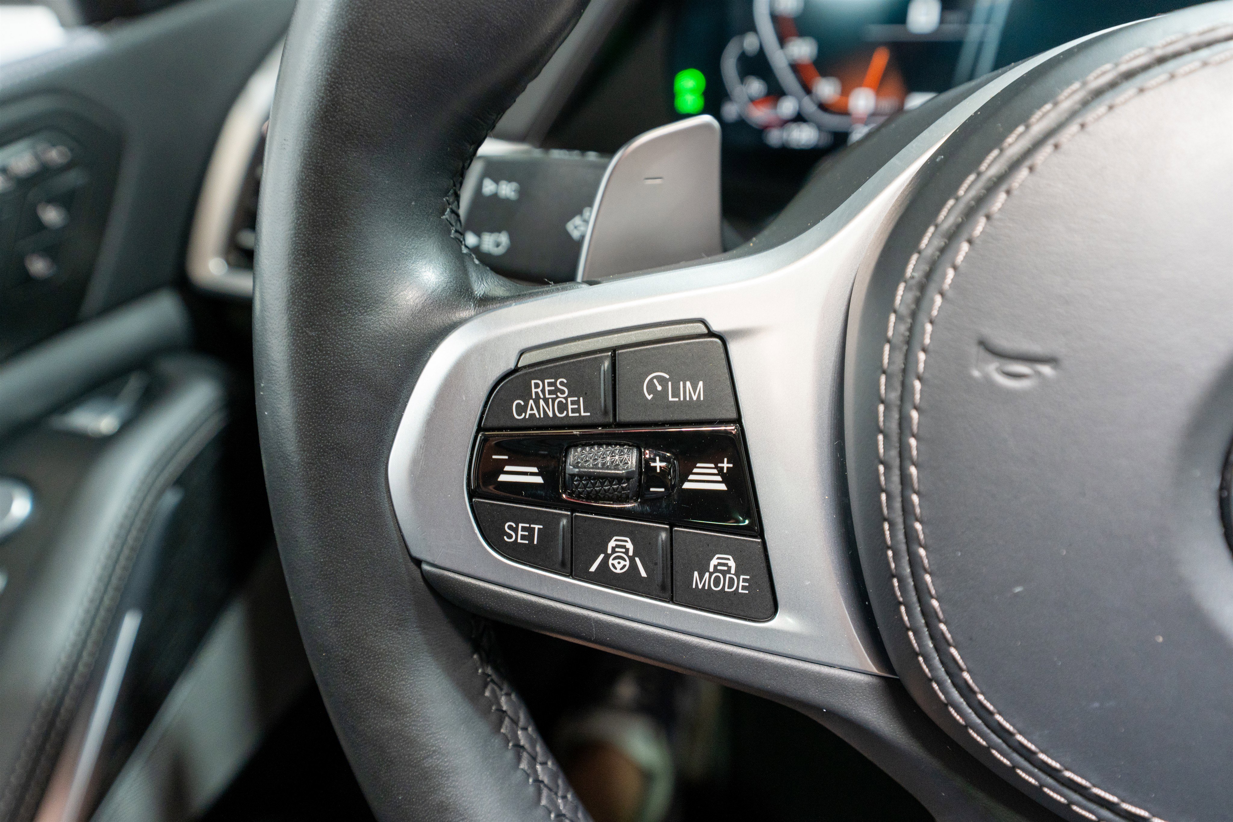 Used 2022 BMW X7 M50i image 30