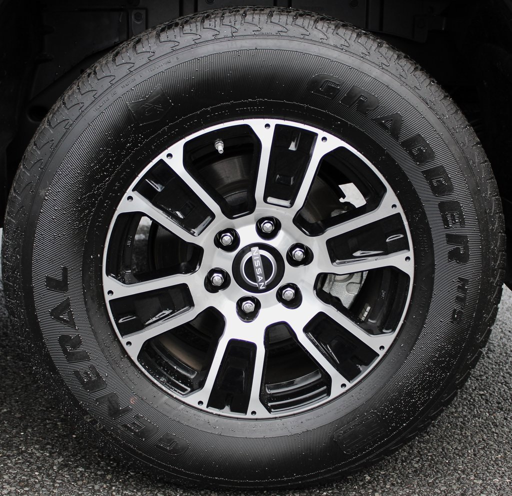 Certified 2024 Nissan Titan SV w/ SV Convenience Package image 13