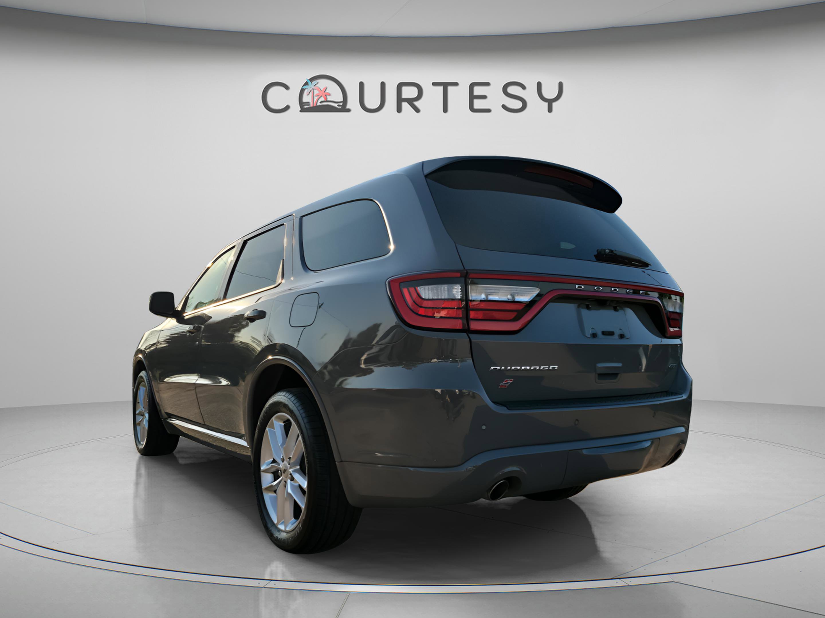 Used 2023 Dodge Durango GT image 2