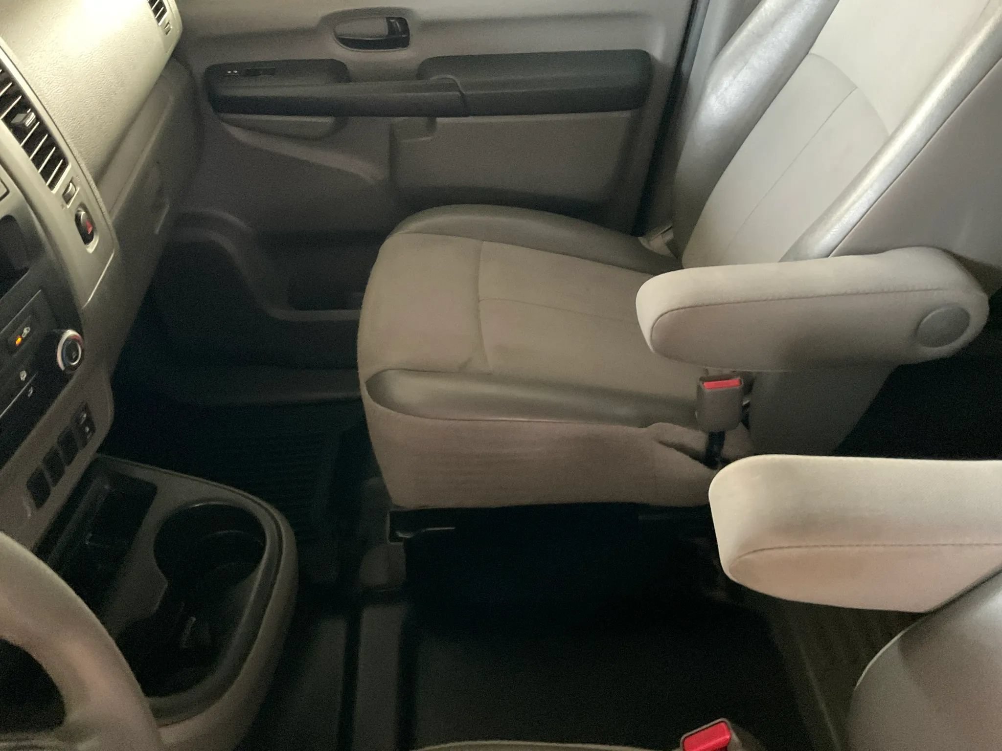 Used 2018 Nissan NV 3500 S RWD image 33
